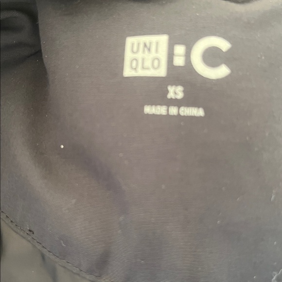 Uniqlo C down short jacket inwith a double-button design. size XS - Picture 9 of 10